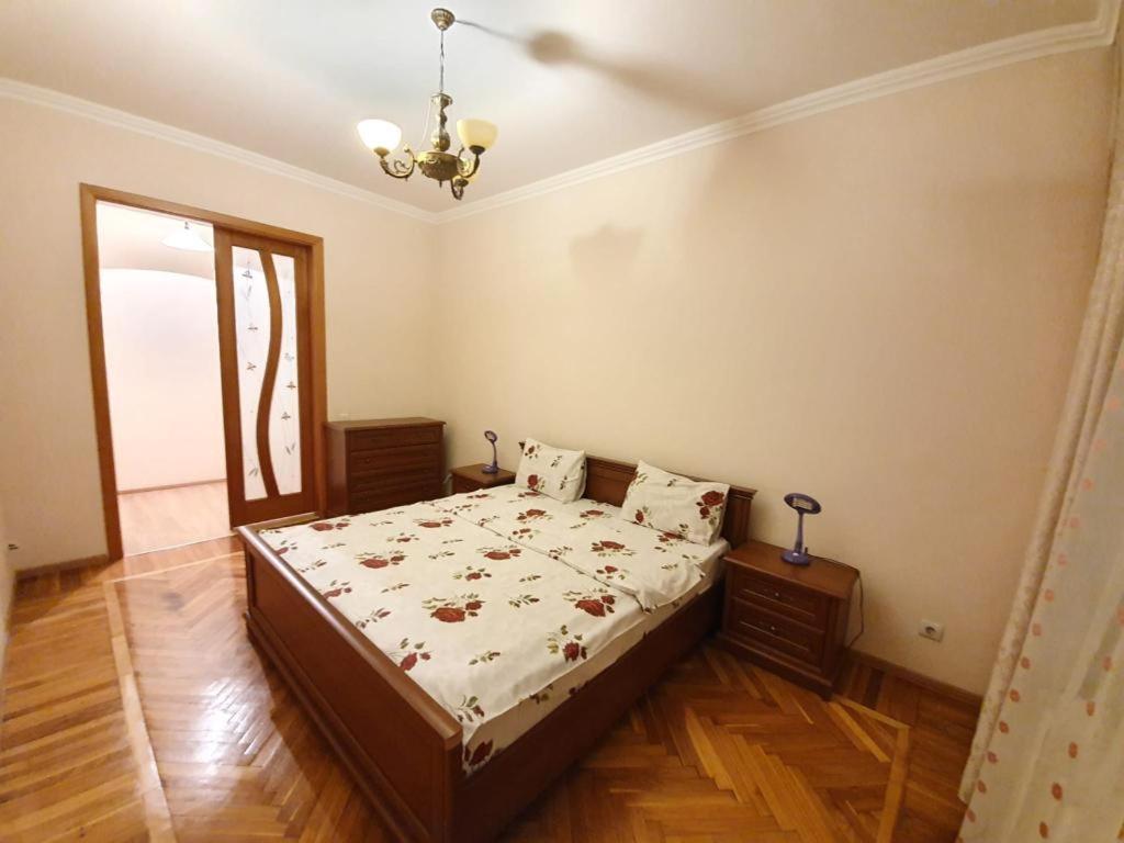 White New Apartments Ultracentral 2-Rooms In The Heart Chisinau Exterior photo